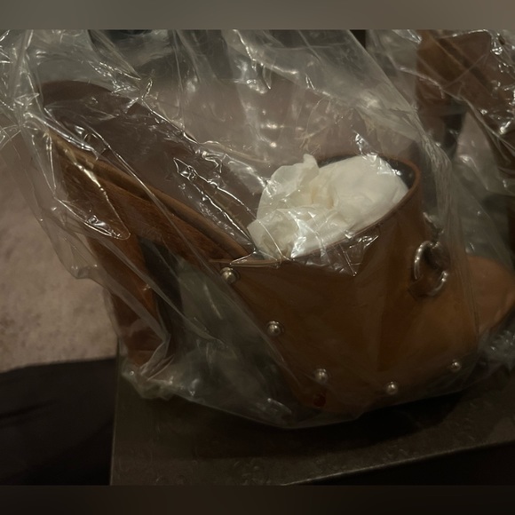 Gucci leather upper and rubber sole Betis Glamour Cuir size 37.5.. NEW - Picture 3 of 13